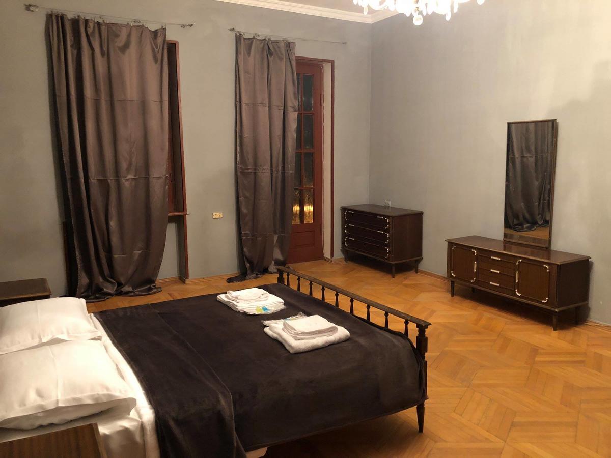Lucky Family Hotel Tbilisi Buitenkant foto