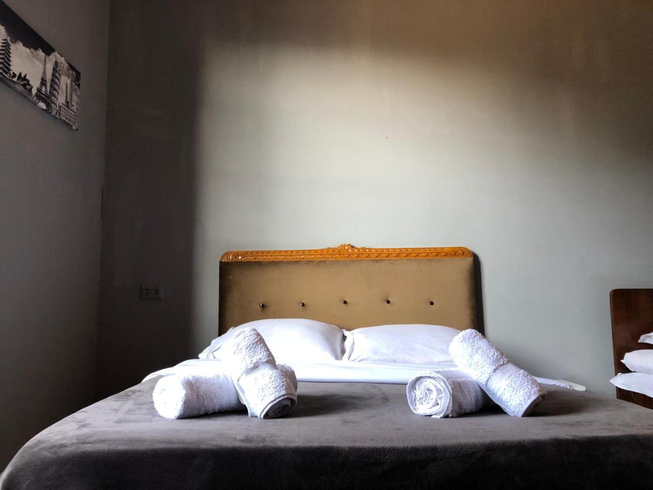 Lucky Family Hotel Tbilisi Buitenkant foto