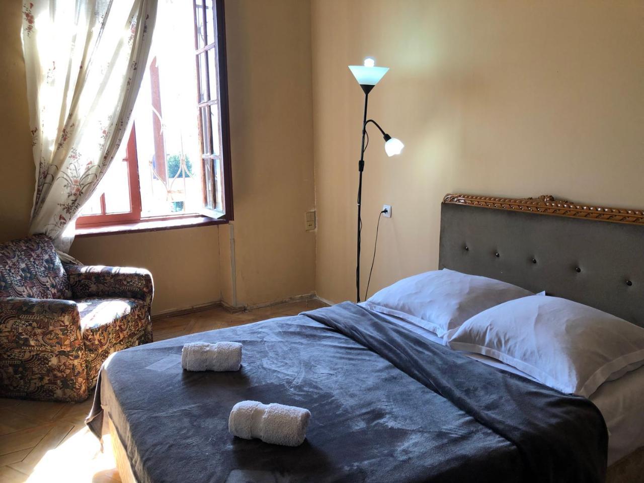 Lucky Family Hotel Tbilisi Buitenkant foto