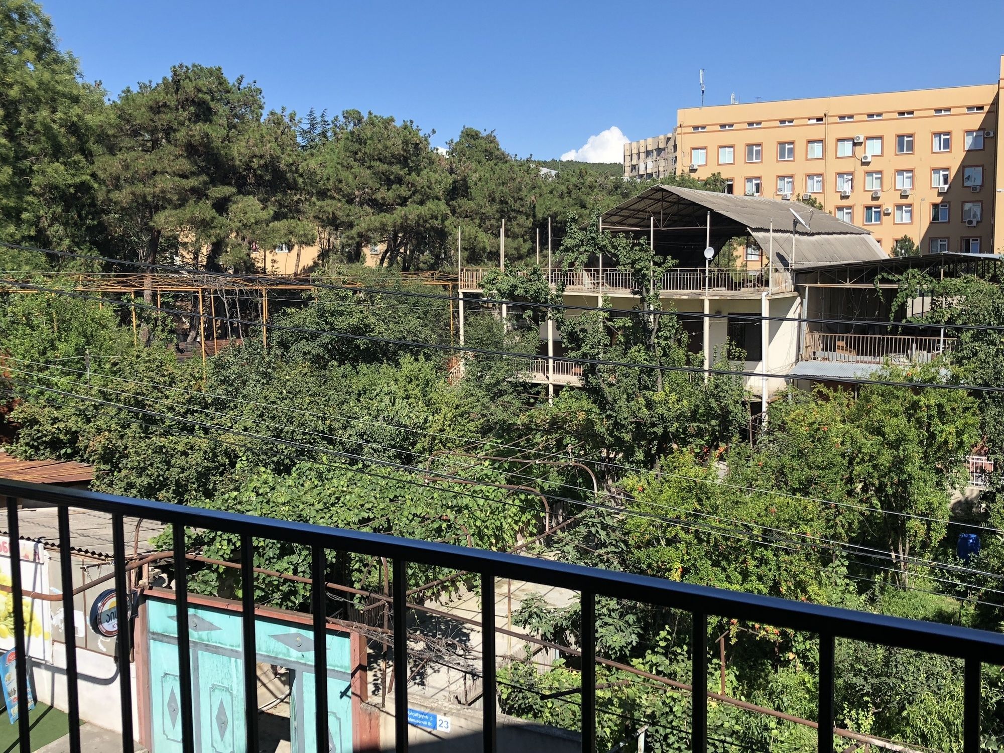 Lucky Family Hotel Tbilisi Buitenkant foto